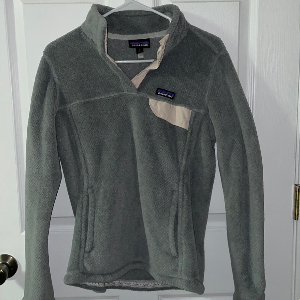 Patagonia, gray 3 buttons, pocket